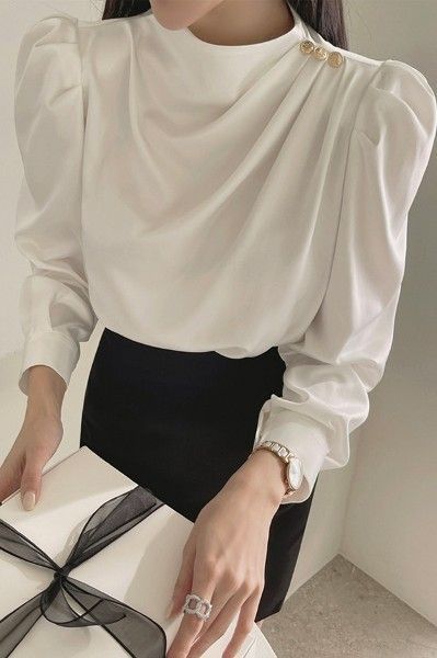 Measuring Angles, Stylish Tops For Women, Blouse Casual Fashion, Style Guru, Fancy Dresses Long, Fashion Vocabulary, Fashion Tops Blouse, Fashion Enthusiast, Classy Dress Outfits