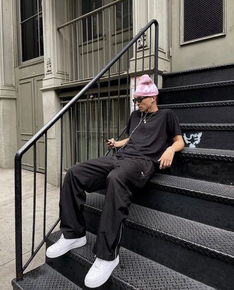 Streetwear Poses Photo Ideas, Streetwear Poses, Streetwear Fashion Men, Clothes Streetwear, Men's Streetwear, Outfit Streetwear, Instagram Jewelry, Men Stylish Dress, Streetwear Clothing