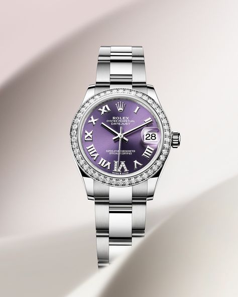 With its gentle curves and light reflections, the Datejust 31 in a white Rolesor version – combining Oystersteel and 18ct white gold – perpetuates the legacy of one of Rolex’s most recognizable watches. Presented with an aubergine, sunray-finish dial, and adorned with the finest diamonds, the Datejust 31 exudes sophistication and elegance. #Rolex #Datejust #101031 Lux Watches, Woman Watches, Oyster Perpetual Datejust, Luxury Jewellery, Hand Watch, Rolex Watch, Classic Watches, Tick Tock, Stunning Jewellery