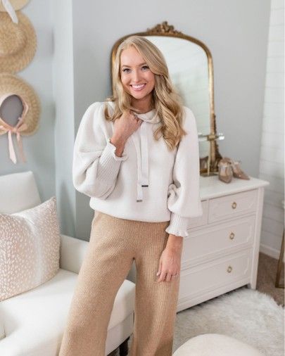 strawberrychicxo | LIKEtoKNOW.it Cozy chic loungewear on sale 40-50% off! #liketkit http://liketk.it/2ZOUG @liketoknow.it #StayHomeWithLTK #LTKsalealert French Loungewear, Chic Loungewear Outfits, Beige Loungewear, Causal Chic Outfits, Feminine Loungewear, Luxurious Loungewear, The Weird Sisters, Cozy Outfit Ideas, Atlanta Style