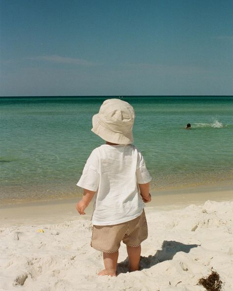 Baby Outfits Aesthetic, Beach With Toddler, Baby Aesthetic Boy, Little Boy Aesthetic, Baby Boy Aesthetics, Surfer Boy Aesthetic, Baby Boy Summer Outfits, Boys Outfits Aesthetic, Toddler Beach