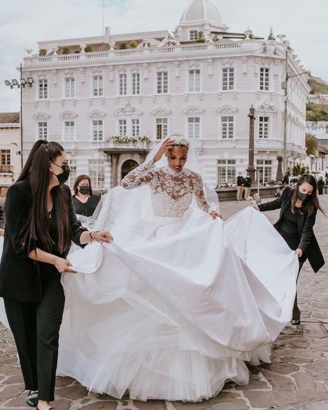 Jasmine Tooke's custom-made Zuhair Murad all-over lace wedding dress featured long sleeves and a high neckline. She paired it with a lace-adorned headpiece and veil completely inspired by Grace Kelly's wedding dress. Head to the link to learn all of the details of her stunning wedding look. // Photo: Daniel Maldonado + Mariuxi Pogo, and Planner: Miboda Magica Grace Kelly Wedding Dress, Grace Kelly Wedding, Jasmine Wedding, Wedding Gown Inspiration, Classy Wedding Dress, Jasmine Tookes, A Wedding Dress, Classy Wedding, Wedding Dress Couture