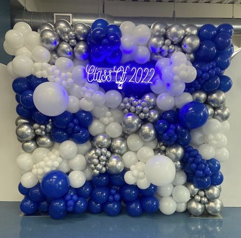 Balloon Decorations Blue And Black, Graduation Balloon Wall, Navy Blue Balloon Backdrop, Blue And Silver Backdrop Ideas, Blue Balloon Backdrop, Navy Blue White And Silver Balloon Garland, Blue Balloon Wall, Blue And Sliver Balloons, Blue Graduation Party