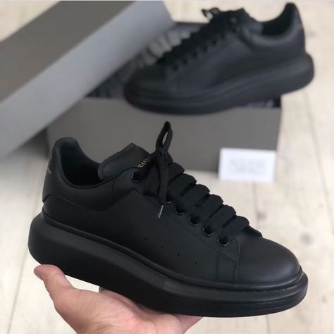 Brandstyles 🔹 on Instagram: “Alexander Mcqueen 💋” Alexander Mcqueen Sneakers Outfit Men, Alexander Mcqueen Sneakers Outfit, Vans Oldschool, Sneakers Outfit Men, Mcqueen Sneakers, Alexander Mcqueen Sneakers, Alexander Mcqueen Shoes, Shoes Shopping, Sport Shoes Women