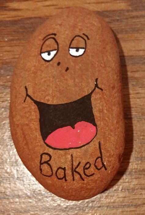 Potato Painted Rock, Potato Rock Painting, Rock Painting With Paint Pens, Painted Rocks Ideas Creative Easy, Rocks Painted Like Food, Funny Rock Painting Ideas, Funny Rocks, Skipping Rocks, Lover Painting