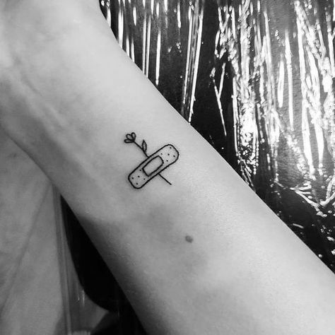 Small Simplistic Tattoos, Minimalist Tattoo Meaning, Tattoo Line, Tato Henna, Tattoos Geometric, Geniale Tattoos, Minimalist Tattoos, Aesthetic Tattoo, Simplistic Tattoos