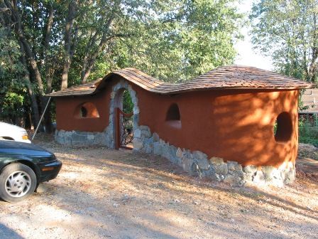 Cob Fence, Cob Wall, Earthen Home, Cob Homes, Cob Building, Appropriate Technology, Earth Bag Homes, Straw Bale House, Earth Bag