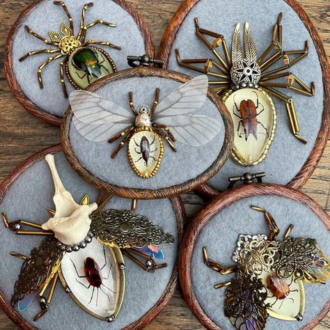 Diy Curiosities, Bones Decor, Entomology Decor, Curiosities And Oddities, Beaded Bugs, Bugs Embroidery, Oddities Decor, Taxidermy Decor, Taxidermy Art