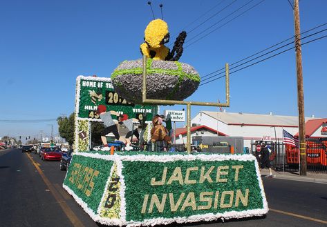 Hilmar High homecoming a community tradition - Turlock Journal Homecoming Floats, High School Homecoming, Homecoming Games, Homecoming Court, Homecoming Parade, Homecoming Queen, Fire Breathing Dragon, Sports Organization, Youth Football