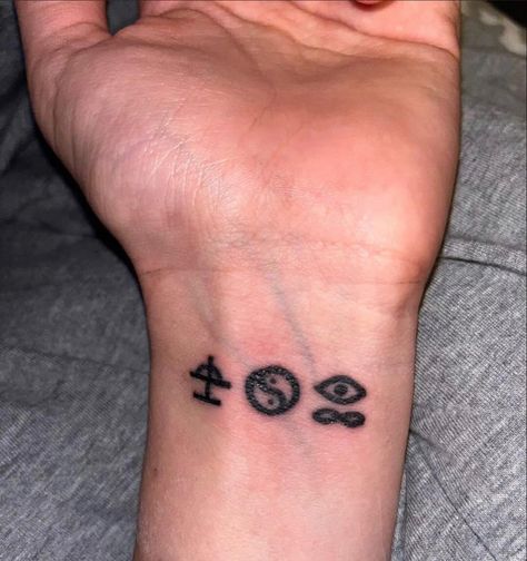 Bad Omens Tattoo, Bmth Tattoo, Fan Tattoo, Bad Omens, Cute Country Outfits, Music Tattoo, Music Tattoos, Cute Tattoos, Tattoos And Piercings