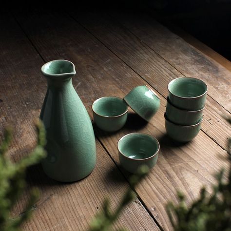 Saki Set Ceramics, Celadon Ceramics, Bar Sets, Gifts Box, Sake Bottle, Sake Set, Ceramic Bottle, Ceramics Pottery Art, Ceramic Set