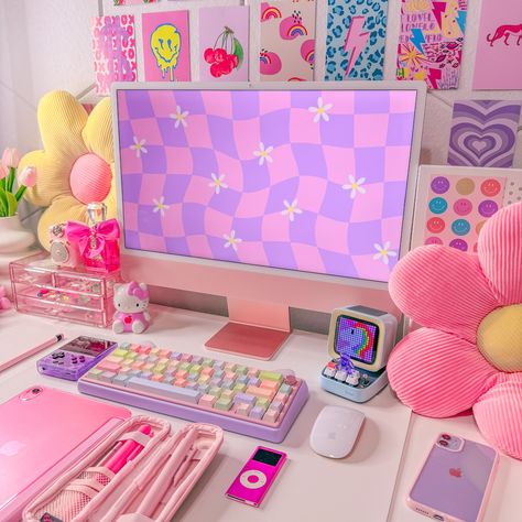 pink, desk setup, pink desk setup, pink iPad, kawaii aesthetic, cute, study gram, y2k core, y2k aesthetic, office setup, setup inspiration, colourful home, aesthetic room, 2000s nostalgia #pink #desksetup #pinkdesksetup #cute Y2k Desk Setup, Y2k Desk, Kawaii Desk Setup, Pink Imac, Pink Desk Setup, Softie Girl, Cute Desk Setup, Aesthetic Electronics, Pink Ipod