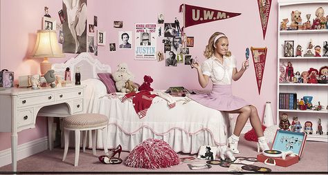 Hayden Panettiere - Gavin Bond Photoshoot 2007 - Sempre fui apaixonada por esse ensaio da Hayden <3 50s Aesthetic Room, 50s Aesthetic Bedroom, 50s Room Aesthetic, 50s Bedroom Aesthetic, 50s Bedroom Ideas, Retro Bedroom Aesthetic, 50s Room, 50s Bedroom, Vintage Aesthetic Bedroom