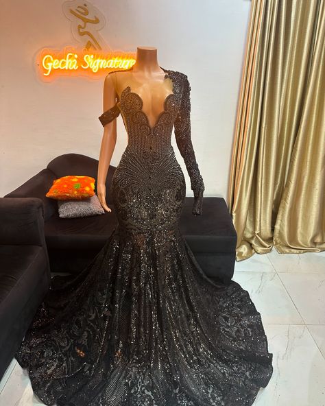 POV: You’ve found a designer who can literally make all design you can imagine😍🔥 ❤️Have you booked yet? Custom orders #prom2025 is Open!🪡 Having trouble finding custom dresses that flatter your body? All you need to do is bring your idea/inspiration & I’ll customize that into reality. @gechisignature is here to make you look fabulous. For inquiries, send a DM or Email📨 gechisignature@gmail.com Be sure to follow @gechisignature for more fashion tea😍watch us create magic 🪄 #promdressforsale ... Senior Prom Dresses Long Sleeve, Prom Dresses Inspiration Black, Black Prom Dress Masquerade, Prom Dresses Black Women Black, Custom Prom Dress Ideas, Unique Wedding Dresses Black, All Black Prom Dress, Black And Gold Prom Dresses, Glamour Black Dress