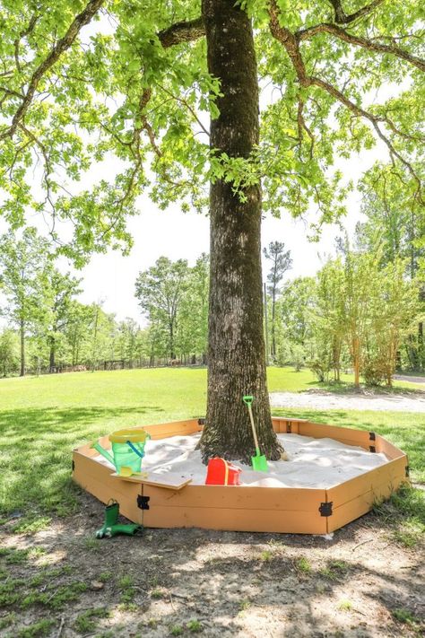 Simple Sandbox, Sand Pits For Kids, Backyard Sandbox, Wooden Sandbox, Backyard Play Spaces, Diy Sandbox, Garden Seating Area, Backyard Kids Play Area, Diy House Renovations