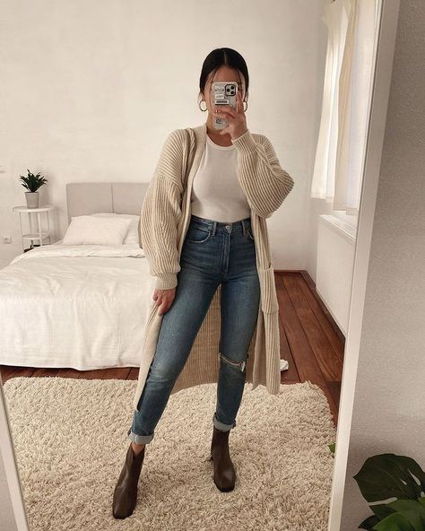 Oversized Cardigan Outfits, Cardigan Outfits For Women, Style A Cardigan, How To Style A Cardigan, Oversized Cardigan Outfit, Crop Cardigan Outfit, Cute Cardigan Outfits, Uni Outfit, Trendy Cardigans