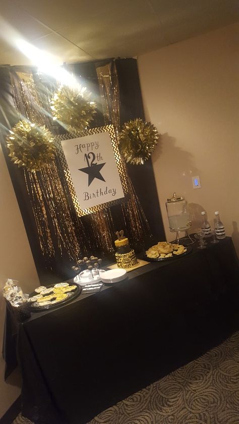 Hamilton themed party in black and gold for my A. Ham addicted 12 year old. Alexander Hamilton Birthday, Musical Birthday Party, Broadway Theme, Mimi Birthday, Golden Birthday Parties, Happy 12th Birthday, Hamilton Fanart, Cat Birthday Party, 13th Birthday Parties