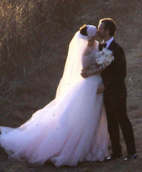 The Most Beautiful Celebrity Wedding Dresses of All Time Blake Lively Wedding Dress, Anne Hathaway Wedding, Blake Lively Wedding, Valentino Wedding Dress, Detailed Wedding Dress, Celebrity Wedding Photos, Celebrity Bride, Celebrity Wedding Dresses, Iconic Weddings