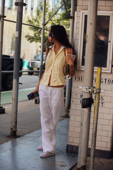 New York Fashion Week Street Style Day 2 New York Outfits Summer Street Fashion, Outfits For Spain, New York Summer, New York Outfits, Nyc Summer, New York Fashion Week Street Style, Summer Street, Street Style Trends, Street Style Summer