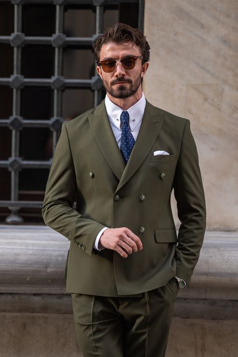 Step into timeless style with our Khaki Double-Breasted Suit 2-Piece - VIOSSI. The meticulously designed six-button blazer and peak lapels offer a perfect blend of classic charm and contemporary elegance, ensuring you exude confidence and sophistication at any formal affair. #khakisuit #doublesuited #formalwear #suits #mensfashion #specialoccasion #sophisticatedlook #formalattire #suit #style Bottle Green Suit Men, Bottle Green Suit, Green Suits, Green Suit Men, Khaki Suit, Bow Tie Suit, Modern Fit Suit, Suit Styles, Double Breasted Tuxedo