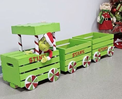 Candyland Decor, Christmas Gift Themes, Christmas Booth, Grinch Decorations, Grinch Christmas Party, Candy Land Christmas Decorations, Candy Land Christmas Tree, Christmas Centerpieces Diy, Christmas Yard Decorations