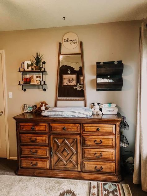 Western Baby Room Ideas, Western Boy Nursery, Boho Western Nursery, Western Boys Room, Vintage Cowboy Nursery, Western Baby Nurseries, Western Baby Girls, Country Baby Rooms, Country Nursery