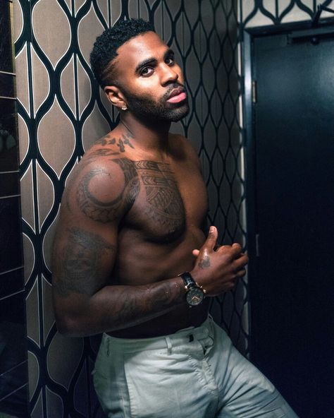 Jason Derulo Miguel Singer, Mohawk Hairstyles Men, Dark Skin Men, Film Song, Black Beards, Music Hits, Jason Derulo, Attractive People, Doja Cat