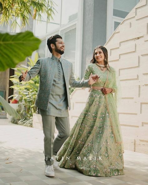 Wedding Trends That Grooms Of 2023 Will Go Gaga Over! - ShaadiWish Engagement Outfits Indian, Indian Engagement Outfit, Groom Indian Wedding Outfits, Engagement Dress For Groom, Wedding Matching Outfits, Engagement Dress For Bride, Wedding Reception Outfit, Reception Outfits, Haldi Outfits