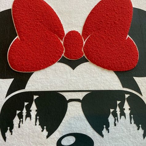 Puff Vinyl Shirt, Puff Vinyl, Disney Swag, Disney Tee, Disney T Shirts, Pool Bags, Cricut Projects Beginner, Disney Tees, Minnie Mouse Ears