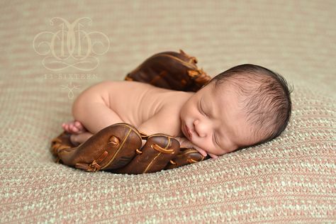 Newborn with baseball, softball glove pose Baby Fashion Newborn, Baby Boy Newborn Pictures, Newborn Photos Boy, Baby Boy Newborn Photography, Boy Photo Shoot, Newborn Photography Boy, Monthly Baby Photos, Baby Pictures Newborn, Newborn Family Photos