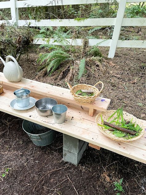 Easy Mud Kitchen Diy, Easy Mud Kitchen, Mud Kitchen Diy, Waldorf Garden, Outdoor Mud Kitchen, Outdoor Forts, Mud Pie Kitchen, Toddler Garden, Outdoor Play Space