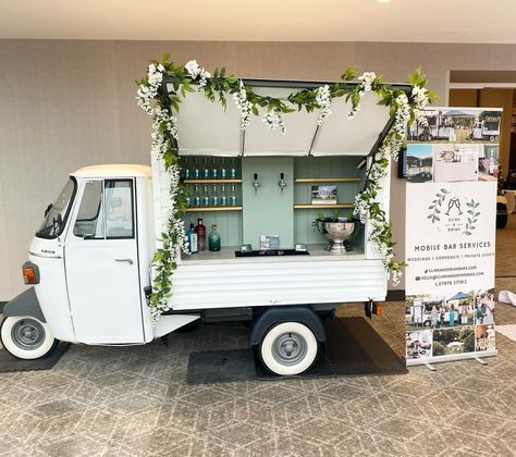 Our little set up at the Hilton Utilita Bowl Wedding Fayre on Sunday 🥂 You never would’ve known that the majority of suppliers were running on 4 hours sleep! 😂 On Sunday morning, everywhere you looked, suppliers were helping each other to set up, carrying in boxes, pushing cars (& our Prosecco van), grabbing each other coffees and catching up. Everyone was working together as a team to make the event a success ❤️ If you’re planning a wedding, don’t just do your supplier research on the in... Mobile Bar Business, Prosecco Van, 4 Hours Of Sleep, Business Mind, Bar Hire, Mobile Bars, Coffee Van, Bar Business, Wedding Fayre