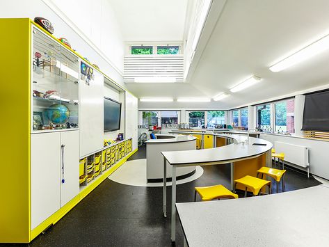 Cothill House School Science Lab Refurbishment | Layout & Design Classroom Displays Secondary, School Science Lab, Science Room, Room Maker, Laboratory Design, Science Labs, Science Laboratory, Science Decor, Biology Labs