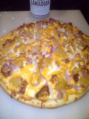 Tropical Chicken Pizza from Boston Pizza Mango Dipping Sauce, Skewered Chicken, Tropical Chicken, Chicken With Mango, Boston Pizza, Yogurt Dipping Sauce, Mango Yogurt, Pizza Photo, Pizza Flavors