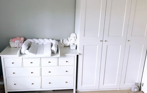 Ikea Nursery Storage, Ikea Storage Hacks, Ikea Nursery, Changing Unit, Baby Room Organization, Old Apartments, Baby Room Inspiration, Changing Station, Ikea Storage