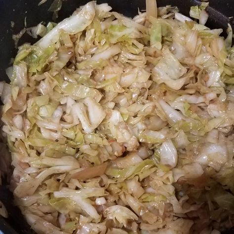 LEMON GARLIC SAUTEED CABBAGE - Delish Grandma's Recipes Cabbage Varieties, Sauteed Cabbage, Grandma's Recipes, Vegetarian Cabbage, Grandmas Recipes, Cabbage Recipes, Favorite Side Dish, Cheesy Chicken, Boneless Chicken Breast