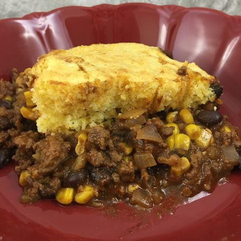 Cornbread Topped Texan Cowboy Pie FAIL Hamburger Pie Recipes, Cowboy Pie, Cornbread Pie, Cowboy Cornbread, Shepards Pie Recipe, Cowboy Casserole, Bread Toppings, With Cornbread, Dinner Casserole Recipes