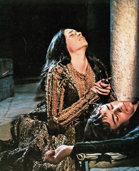 Aesthetic Diaries, Romeo + Juliet Aesthetic, Romeo And Juliet 1968, Romeo And Juliet Poster, Leonardo Dicaprio Romeo, Pyramus And Thisbe, Zeffirelli Romeo And Juliet, Juliet 1968, Romeo Und Julia