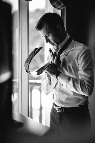 Groomsmen Poses, Wedding Photography List, Wedding Photo List, Wedding Fotos, Groom Photoshoot, Groom Getting Ready, Groom Poses, Groom Photo, Wedding Photos Poses