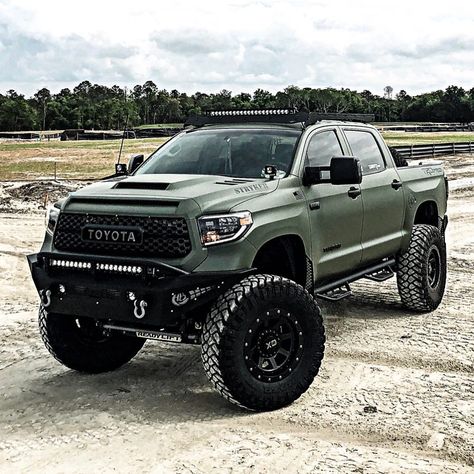 Because I can... #trdpro #toyota #tundra #floridatundracrew #tundracrew #fltc #trd #letsgoplaces #toyotatundra #toyotausa #florida… Toyota Tundra Off Road, Truk Ford, Toyota Tundra 4x4, Toyota Tundra Lifted, Toyota Trucks 4x4, Lifted Tundra, Mobil Off Road, Toyota Tacoma 4x4, Tundra Truck