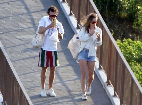 Harry And Olivia, Harry Styles And Olivia Wilde, Vacation In Italy, Romantic Vacations, Support People, I'm With The Band, Olivia Wilde, Denim Cutoff Shorts, Italy Vacation