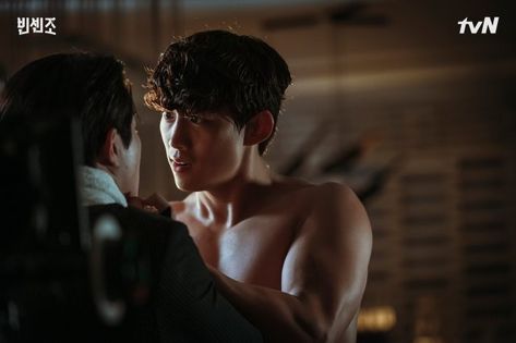 New stills added for the Korean drama 'Vincenzo'. Continue reading Uk Icon, Kim Hee Won, Kwak Dong Yeon, Ok Taecyeon, Korean Drama Stars, Gay Romance, Korean Drama Best, Handsome Actors, Kdrama Actors