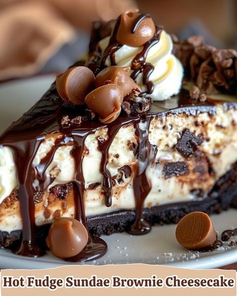 Hot Fudge Sundae Brownie Cheesecake, Amazing Looking Food, Brownie Fudge Cake, Walnut Brownie, Hot Fudge Sundae, Coffee Brownies, Cheesecake Ingredients, Fudge Sundae, Chocolate Sundae