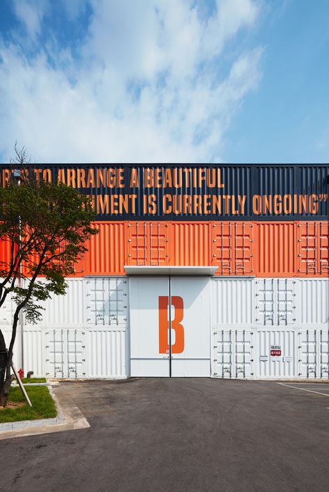 Gallery of MALPYO Factory / URBANTAINER - 2 Factory Signage, Experiential Graphic Design, Factory Architecture, Modern Factory, Container Buildings, Super Market, Container Design, Factory Design, Wayfinding Signage