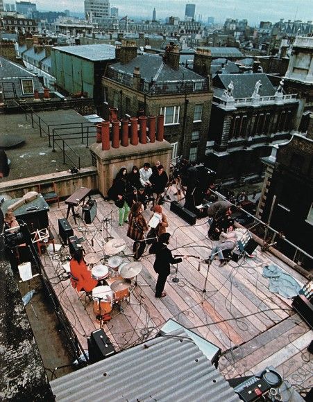 The Beatles' rooftop concert, Apple building, 30 January 1969 Stuart Sutcliffe, A Well Traveled Woman, Buku Harry Potter, Musica Rock, Across The Universe, Rock N’roll, The Fab Four, Abbey Road, Jim Morrison