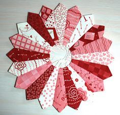 Dresden Plate Tutorial Scrap Skirt, Dresden Plate Tutorial, Valentine Quilts, Dresden Plate Patterns, Dresden Plate Quilts, Table Topper Patterns, Dresden Quilt, Dresden Plate Quilt, Quilting Blocks