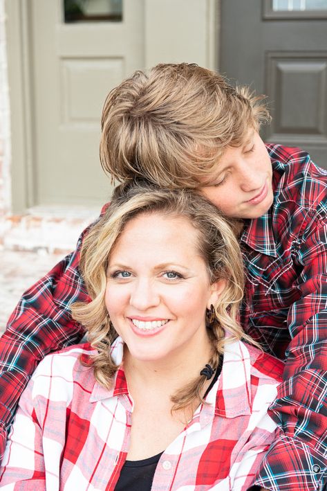 Mother And Son Senior Pictures, Mom And Teenage Son Photoshoot, Mother Teenage Son Photos, Teenage Son And Mom Pictures, Mother Teenage Son Photoshoot, Mom Teenage Son Photoshoot, Mother Son Photoshoot Older, Mom And Teen Son Portraits, Mother And Son Picture Ideas