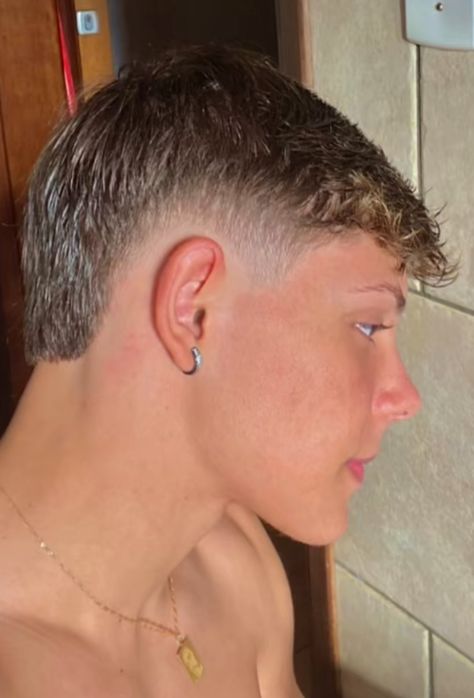 Baby Mullet Haircut Men, Short Blonde Hairstyles Men, Men’s Short Mullet Haircut, Men’s Mini Mullet, Blonde Straight Hair Mullet Men, Short Blonde Mullet Men, Blonde Haircuts Men, German Haircut, Short Hair Ideas For Men