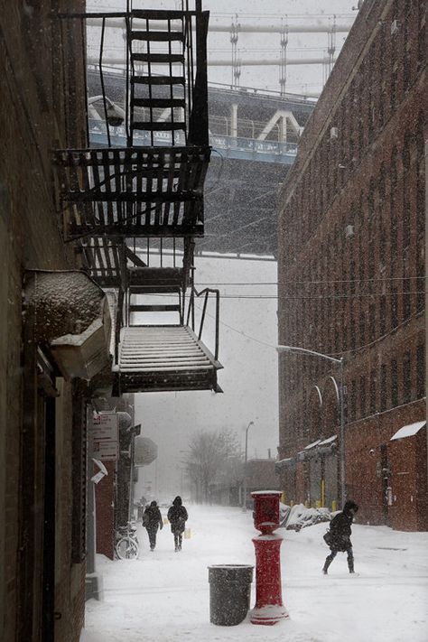 Suburbs Aesthetic, New York Suburbs, Christophe Jacrot, I Love Nyc, Weather And Climate, City Scene, Urban Spaces, Bad Weather, Take Me Home