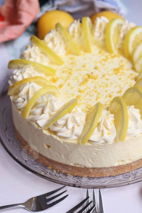 Cheesecake Lemon, Meringue Cheesecake, No Bake Vanilla Cheesecake, Orange Mousse, Lemon Meringue Cheesecake, Cake Orange, Janes Patisserie, Lemon Cheesecake Recipes, No Bake Lemon Cheesecake